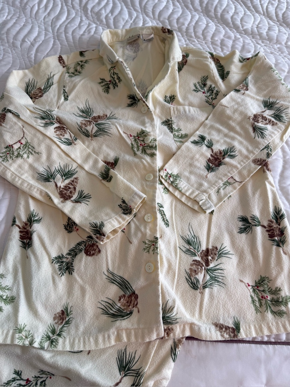 Woman’s Cream Pinecone-Print Flannel Pajamas